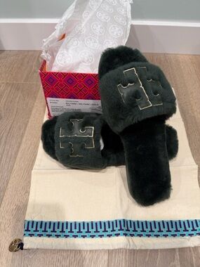 Tory Burch Double T shearling Slide - militare Green/gold 8